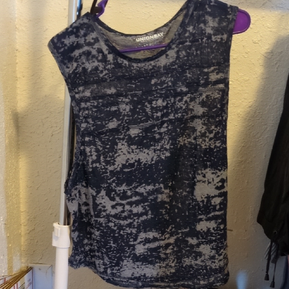 Unionbay Women's Black and Gray Top
